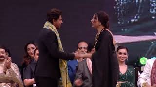 Shahrukh Khan SRK GRAND Entry at Kolkata Film Festival 2022 [upl. by Goldina]