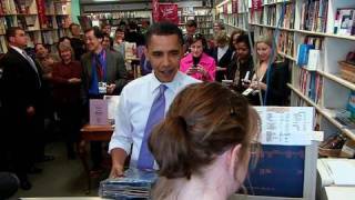 Raw Video President Obama in Iowa Bookstore [upl. by Ellette]