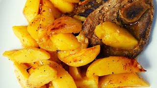 Receta Tavë me Mish Viçi dhe Patate  Albanian style Beef Casserole recipe [upl. by Elnore616]