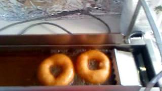 Bergamunken tillverkar munkar amp Donuts i sin munkmaskin donutmaskin [upl. by Schiff]