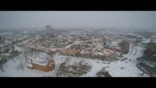 Drone vlucht boven besneeuwd Vlissingen stad en boulevard vrijdomweg [upl. by Kobe]