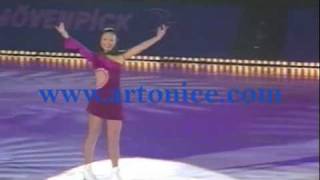 ⛸️ Art on Ice 2002  Gloria Gaynor amp Lu Chen [upl. by Baese]