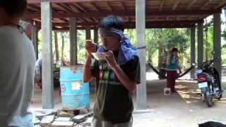 Cambodian Cooking Lesson Stirfrying Beef Lok Lak [upl. by Revolc]