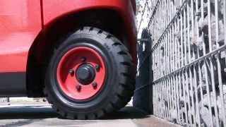 Linde E20E50 Series Electric Forklifts Patented Combi Axle [upl. by Bhayani]