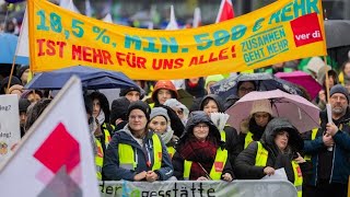 Beschäftigte im öffentlichen Dienst demonstrieren für mehr Lohn [upl. by Aicertap770]