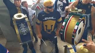 Pumas vs Cruz Azul Ya va llegando la banda [upl. by Atelahs]