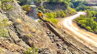 How a John Deere 670 Grader Clears Flooded Mountain Roads johndeere grader [upl. by Nilekcaj]