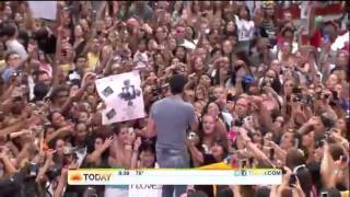 Enrique Iglesias Performs quotTonightquot Im Loving You on TODAY Show [upl. by Lebezej]