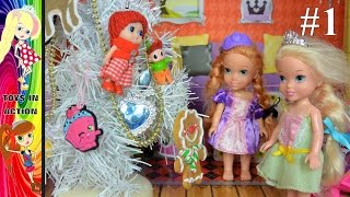 Anna and Elsa Toddlers Christmas Playing Ornaments  1 Toys and Dolls Stories [upl. by Sherline]