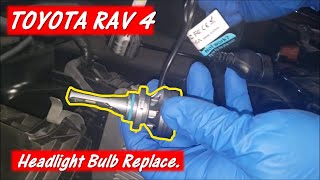 Cambiar Bombilla Fundida en Faro Delantero TOYOTA RAV4 foco luz bulbo ║Headlight Bulb Replace [upl. by Luigino]