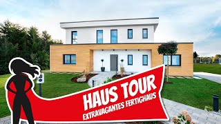 Fertighaus extravagant So ein Haus mit Flachdach habt ihr noch nie gesehen Haustour Fingerhut Haus [upl. by Drawets]