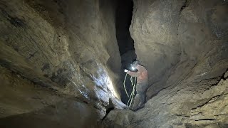 Pulverizer Squeeze And Tobacco Road In Pettyjohns Cave Timelapse [upl. by Yror91]