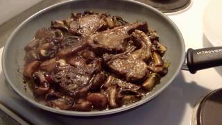 Agnello con funghi e bacche di bosco [upl. by Kenny]