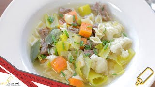 Rindfleischsuppe I Rezept I Einfache Suppe kochen mit frischem Gemüse und Beinscheibe [upl. by Rabjohn636]