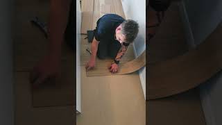 How to do a double scribe 2 walls 1 tile Getting that perfect fit👌 flooringstallation flooring [upl. by Eedahs]