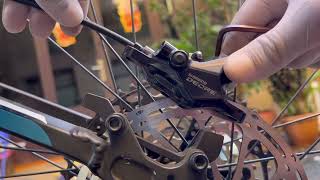 Shimano mt200 to Deore M6100 brake [upl. by Delahk]