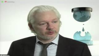 Julian Assange en Chile quotGoogle y Facebook reciben más datos que inteligencia de Estados Unidosquot [upl. by Kornher]