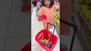 Beli kue choco chips dong maa funny shortsviral shortsfeed trending trendingshorts [upl. by Ardnassak]