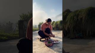 Aaj sabko kuch alag khilate h🤤 nehabisht cooking dahikesholey pahadi pahadiculture ytshorts [upl. by Delfine296]