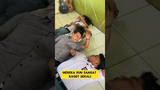 momen lucu ketika murid tidur pak guru tidur di tengah muridnya ‼️‼️ guru ketiduran ketawa lucu [upl. by Trah]