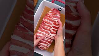 Saftig köttfärslimpa inlindad i bacon – Gotta try this 😍 shorts [upl. by Assennev551]