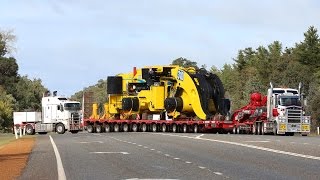 Biggest wheel loader in the world 70 yard super high lift LeTourneau L2350 [upl. by Cerell]