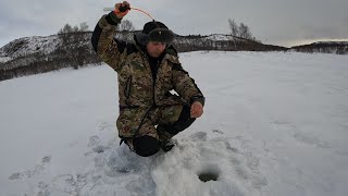 ОТЛОВИЛИСЬ ОТЛИЧНО  СНЕГОХОД БЫЛ НА ВОЛОСКЕ ОТ ГИБЕЛИ  WINTER FISHING [upl. by Farkas]