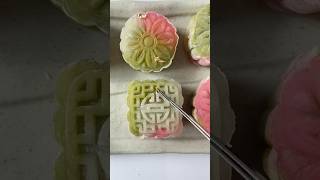 Make these matcha strawberry mooncakes [upl. by Daphene]