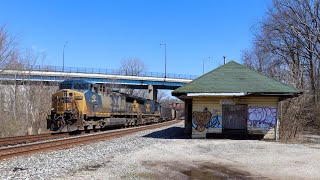 CSX 40 leads C642 with a beautiful narrow font K5LAR135 [upl. by Iznekcam]