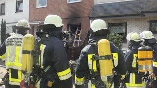 AUSGEDEHNTER KÜCHENBRAND  Feuerwehr Monheim verhindert schlimmeres [upl. by Ekeiram]