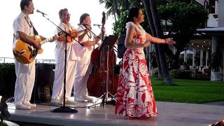 Halekulani Hotels Sunset Hula show [upl. by Spindell]