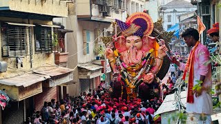 Girgaon Cha Raja Visarjan Sohala 2024  गिरगांव चा लाडका मिलिंद ने बघा काय crowd नाचवला [upl. by Assirralc]