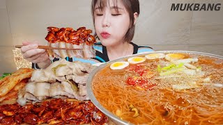 SUB 촉촉한 대파수육 묵은지 amp 세숫대야 점보물냉면 Ft쌀게무침🌶먹방 Boiled Pork Kimchi Cold Noodles REAL SOUND ASMR MUKBANG [upl. by Damarra66]