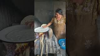 Tortillas de maíz hechas a mano viral [upl. by Judenberg]