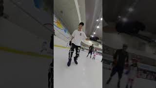 冰上逆向真的很危險喔‼️ 溜冰溜冰⛸️滑冰台北小巨蛋freestyleiceskating iceskatingfreestylepatinoire [upl. by Henrique]