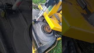 spadł pasek🤣🤣🤣 kosiarka traktorek stiga kosiarka farming automobile viral lawnmower shorts [upl. by Bernardina984]