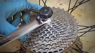 How to Remove your Shimano Cassette [upl. by Kedezihclem]