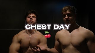 XXLKirschenTraining mit Lachpotezial  Chest Day [upl. by Ahsekal]