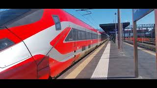 Frecciarossa Reggio Calabria CentraleTorino Porta Nuova in partenza dalla stazione di Battipaglia [upl. by Sirred]