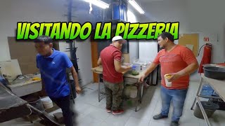 Visitando la pizzería [upl. by Reamy]