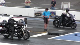 The difference between Harley Davidson and Hayabusa  drag race [upl. by Gnehc]