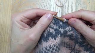 Holding the Yarns for Fair Isle Knitting [upl. by Byrne]