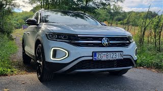 Volkswagen TRoc  IQLIGHT night test prefacelift and facelift lights comparison [upl. by Ced804]