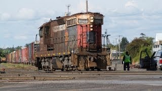 PNWR 1501 spotting cars at Albany 25May2010 [upl. by Kehsihba]