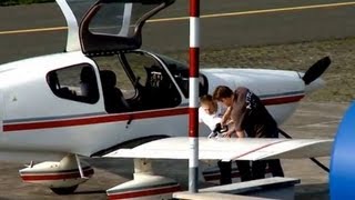 Ein Besuch mit dem Sportflugzeug am Flugplatz EDVY in Porta Westfalica [upl. by Ekud236]