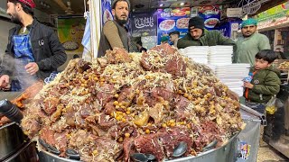 Peshawar Street food Making Kabuli Pulaw  Peshawri Pulaw  Zaiqa Chawel food eating streetfood [upl. by Emirac]