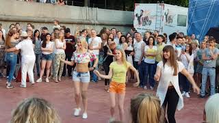 Bachata en Rusia Gorky Park Moscú 16062018 [upl. by Ateuqahs206]