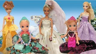 Anna and Elsa Toddlers Wedding  Shopping for Barbie Gowns  DressUp Doll Fashion Boutique Chelsea [upl. by Lebasiram542]