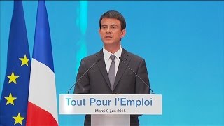 Valls annonce la création d’une prime de 4000 euros pour lembauche dun premier salarié [upl. by Grosmark]