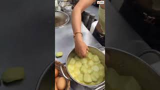 Kuking video girls Noodle soup Thai street food 🤯youtubeshortsviralvideoshortvideo [upl. by Derraj]